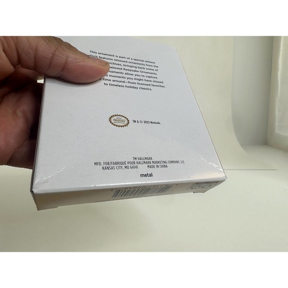 Hallmark Keepsake Christmas Ornament The Legend of Zelda Gold Game Cartridge - Picture 8 of 9